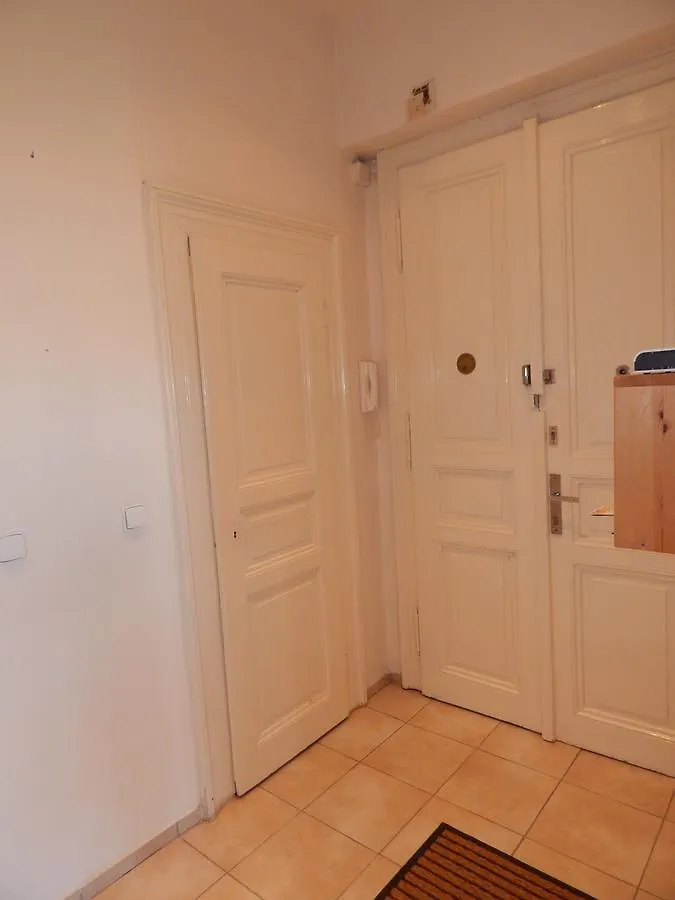 Joystayone Prag Bed & Breakfast