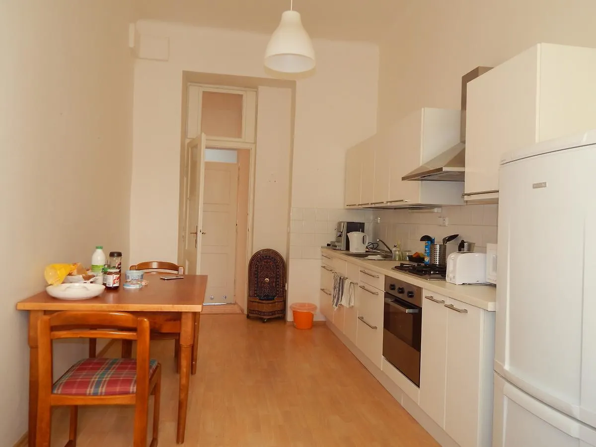 ** Bed & Breakfast Joystayone Prag Tjeckien